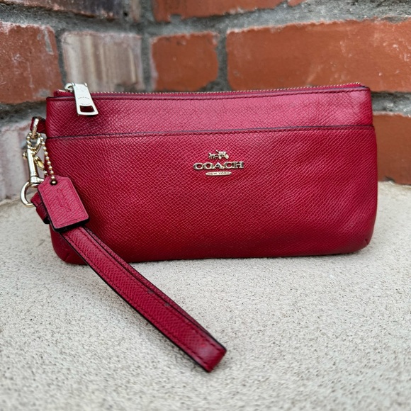 COACH ♥️ Large Red Leather Wristlet/Wallet style 52334 - Picture 2 of 7